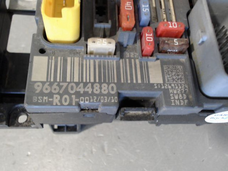 BOITE A FUSIBLES CITROEN C4