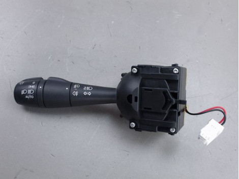 COMMANDE CLIGNOTANT RENAULT CAPTUR