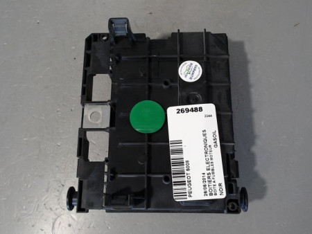 BOITE A FUSIBLES PEUGEOT 5008