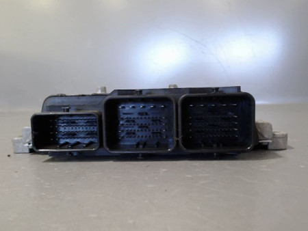 CALCULATEUR MOTEUR PEUGEOT 5008