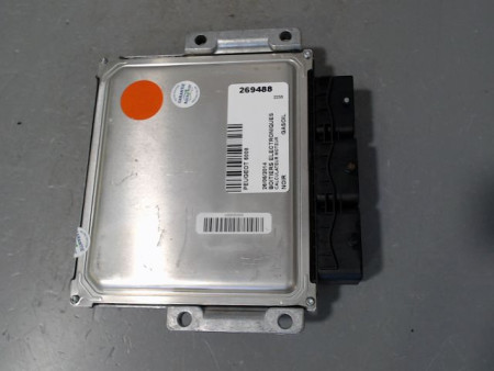 CALCULATEUR MOTEUR PEUGEOT 5008