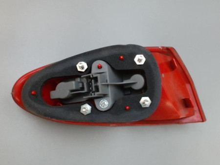 FEU ARRIERE DROIT ALFA ROMEO 147