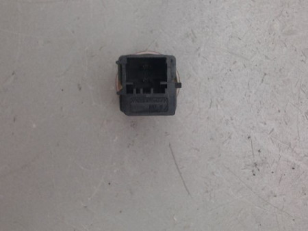 BOUTON DE WARNING CITROEN BERLINGO