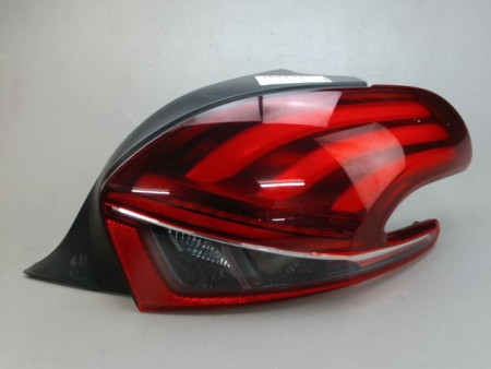 FEU ARRIERE DROIT PEUGEOT 208