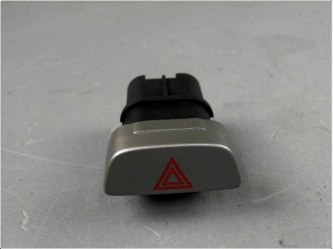 BOUTON DE WARNING FORD FOCUS BREAK 2005-