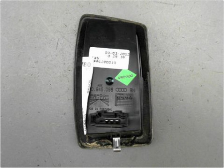 FEU ARRIERE INTERIEUR DROIT AUDI A1 SPORTBACK 2012-