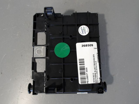 BOITE A FUSIBLES PEUGEOT 3008