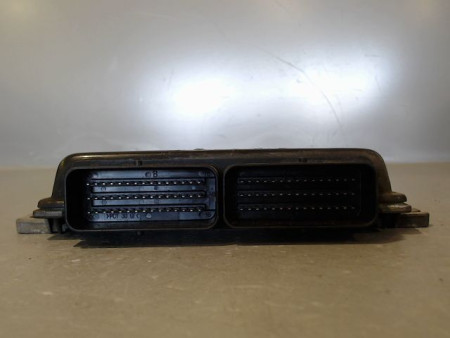 CALCULATEUR MOTEUR RENAULT CLIO