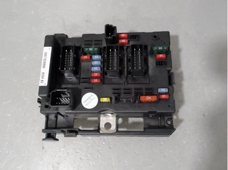 BOITE A FUSIBLES PEUGEOT 206