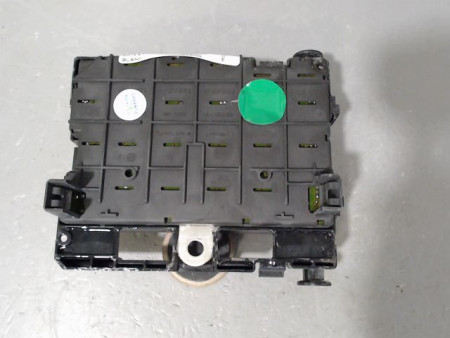 BOITE A FUSIBLES PEUGEOT 206