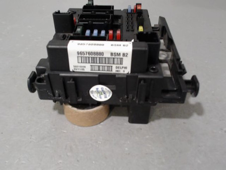 BOITE A FUSIBLES PEUGEOT 206