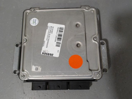 CALCULATEUR MOTEUR RENAULT LAGUNA