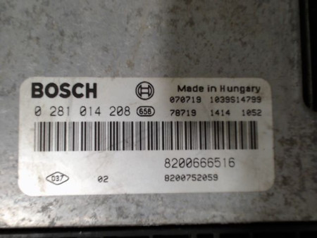 CALCULATEUR MOTEUR RENAULT TRAFIC