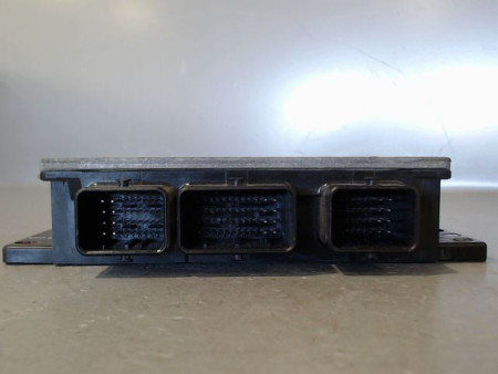 CALCULATEUR MOTEUR RENAULT CLIO