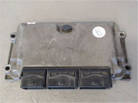 CALCULATEUR MOTEUR CITROEN SAXO