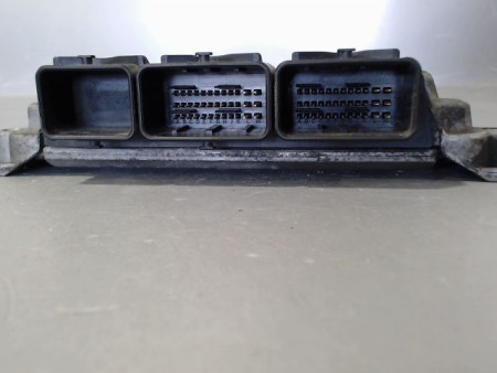 CALCULATEUR MOTEUR CITROEN SAXO