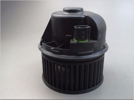 MOTEUR VENTILATEUR CHAUFFAGE FORD KUGA 2008-2012