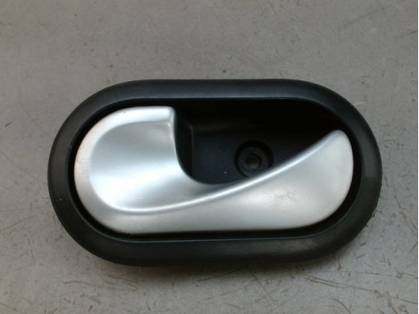 POIGNEE INTERIEURE PORTE AVANT GAUCHE DACIA SANDERO