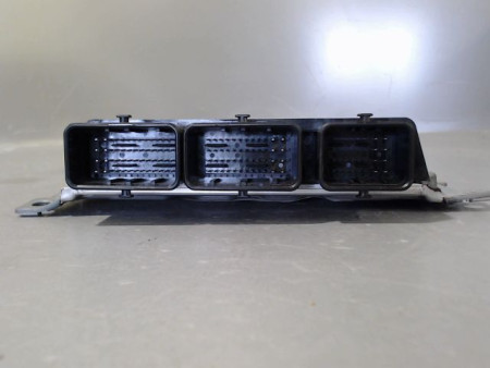 CALCULATEUR MOTEUR RENAULT CLIO