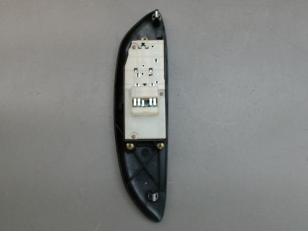 COMMANDE LEVE-GLACE PORTE AVG TOYOTA YARIS