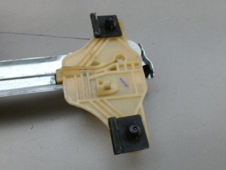 MECANISME LEVE-GLACE AVANT GAUCHE DACIA DUSTER