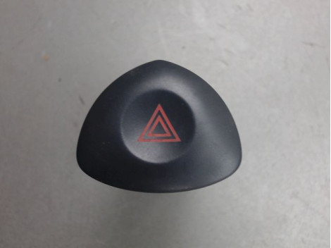 BOUTON DE WARNING RENAULT CLIO