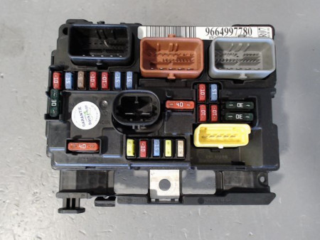BOITE A FUSIBLES PEUGEOT 207