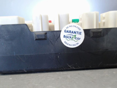 BOITE A FUSIBLES RENAULT MEGANE
