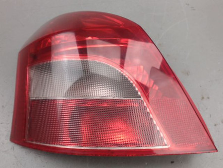 FEU ARRIERE GAUCHE  TOYOTA YARIS