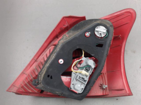 FEU ARRIERE GAUCHE  TOYOTA YARIS