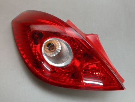 FEU ARRIERE GAUCHE  OPEL CORSA