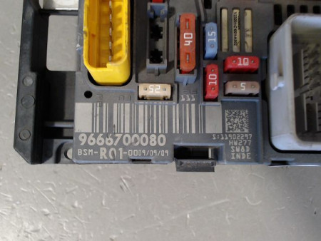 BOITE A FUSIBLES CITROEN C4