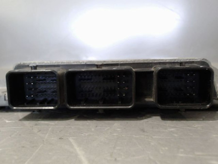 CALCULATEUR MOTEUR RENAULT CLIO