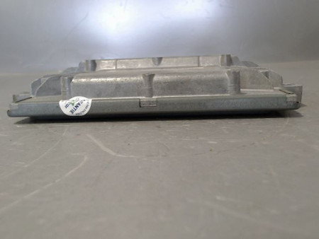 CALCULATEUR MOTEUR RENAULT CLIO