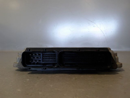 CALCULATEUR MOTEUR TOYOTA YARIS