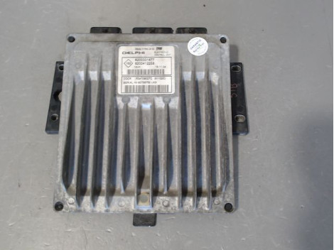 CALCULATEUR MOTEUR RENAULT CLIO