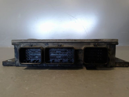 CALCULATEUR MOTEUR RENAULT CLIO