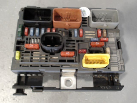 BOITE A FUSIBLES CITROEN C4