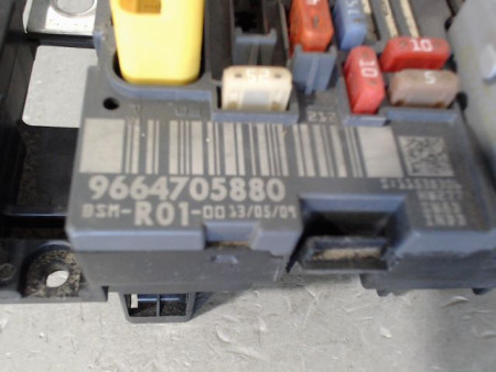 BOITE A FUSIBLES CITROEN C4