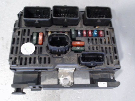 BOITE A FUSIBLES PEUGEOT 407