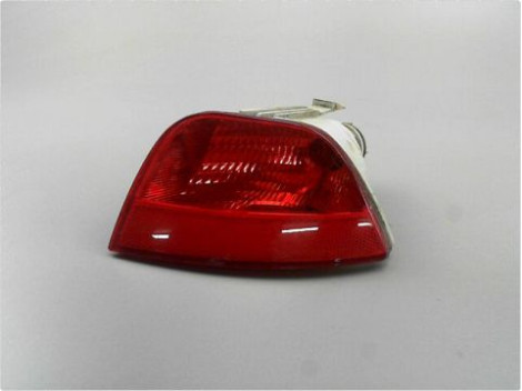 FEU DE PARE-CHOC ARRIERE GAUCHE FORD FOCUS 04-07