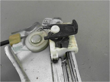 MECANISME LEVE-GLACE AVANT DROIT RENAULT CLIO III PH.1 05-09