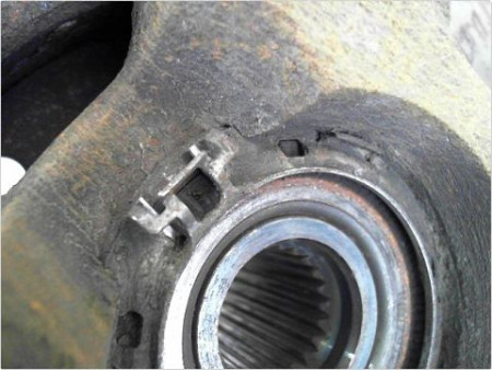 PIVOT AVANT DROIT RENAULT CLIO III PH.1 ESTATE 2008-09