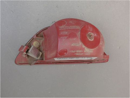 FEU DE PARE-CHOC ARRIERE DROIT RENAULT CLIO