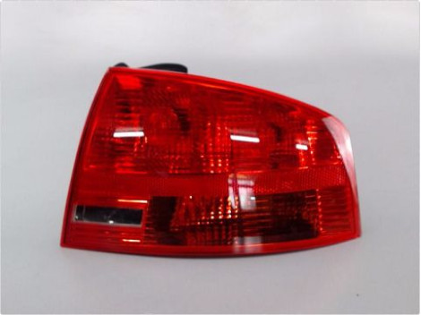 FEU ARRIERE DROIT AUDI A4 2004-2008