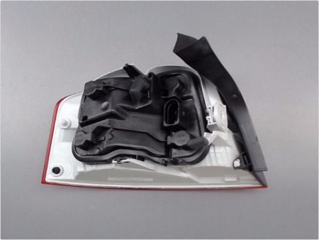 FEU ARRIERE DROIT AUDI A4 2004-2008