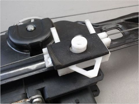 MECANISME LEVE-GLACE AVANT GAUCHE PEUGEOT BIPPER