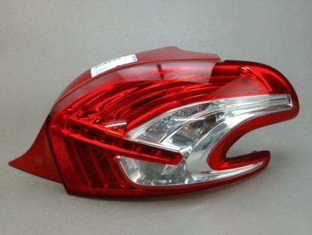 FEU ARRIERE DROIT PEUGEOT 208