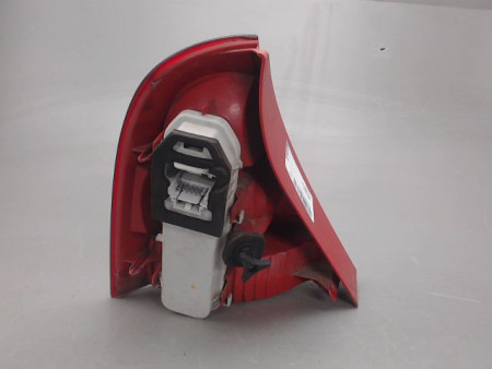 FEU ARRIERE DROIT RENAULT CLIO