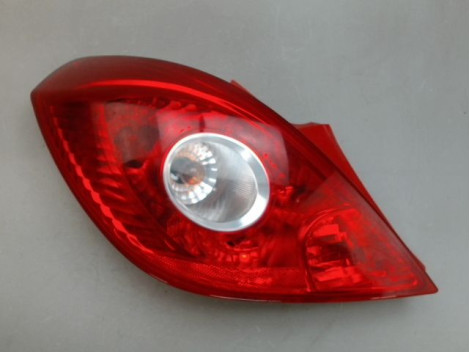 FEU ARRIERE GAUCHE  OPEL CORSA